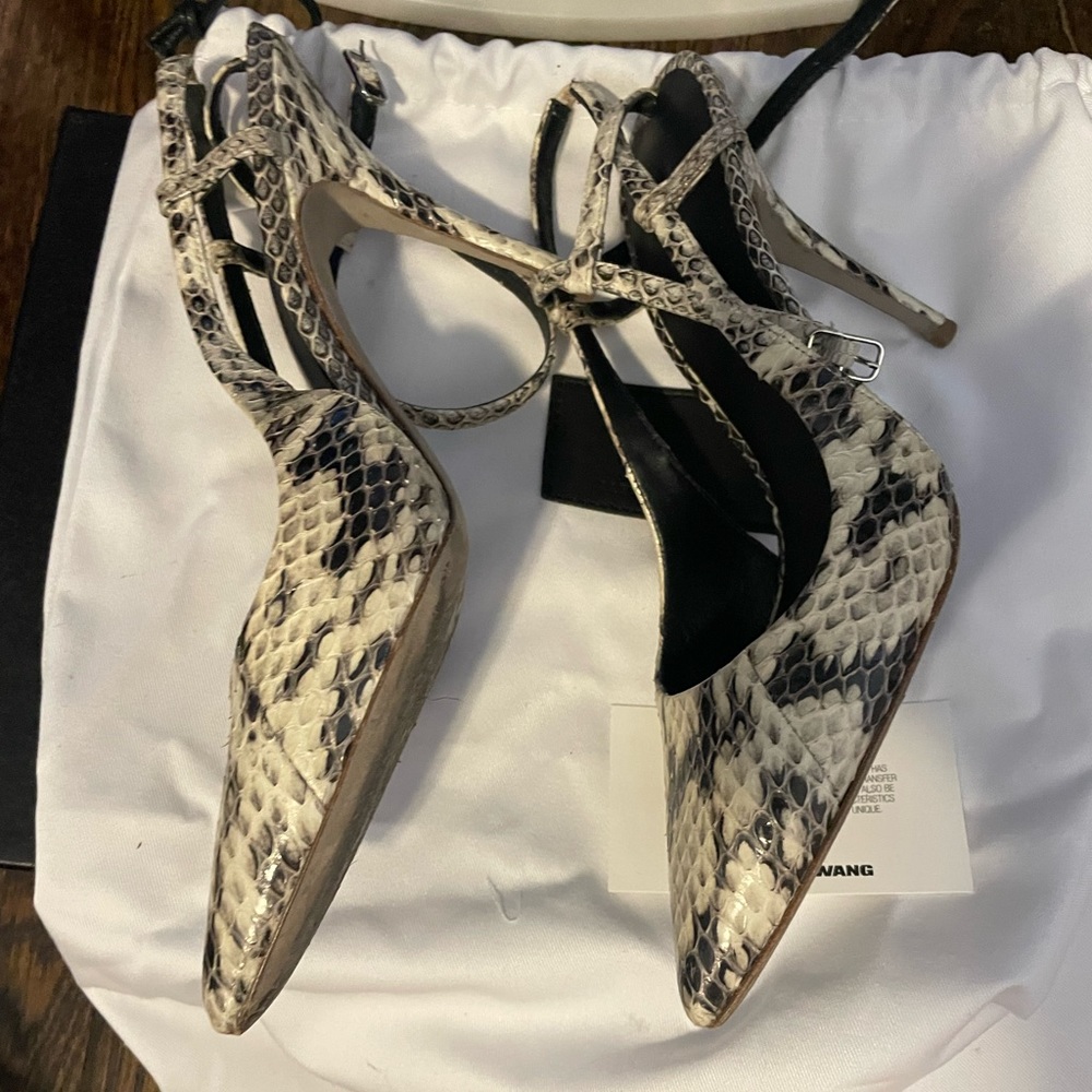 Alexander wang Jodie snakeskin shoe size 37/ womens 7